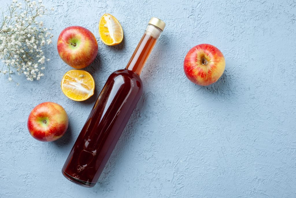 Apple-Cider-Vinegar-and-Lemon-Juice