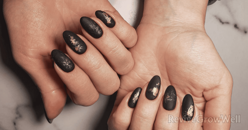 black-nail-matt-manicure-with-gold